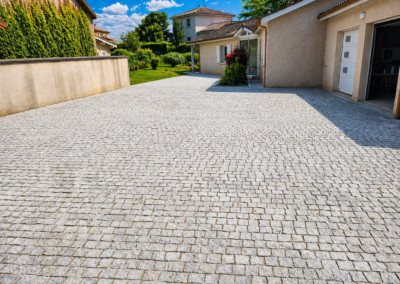 Cour carrossable en pave granit